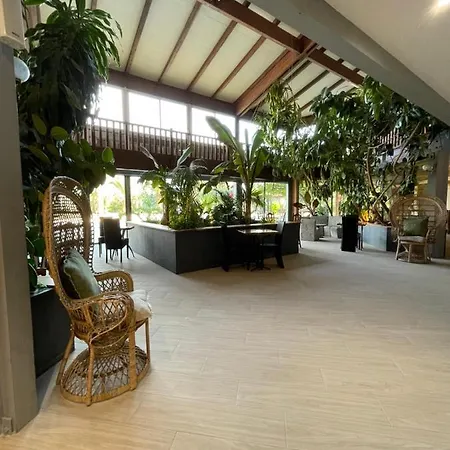 Tropic Hotel