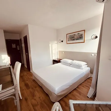 Tropic Hotell