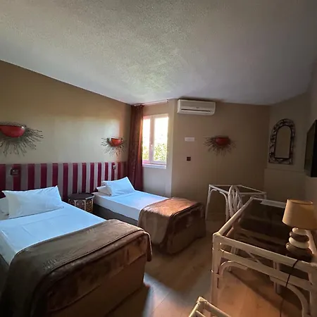 Hotel Tropic