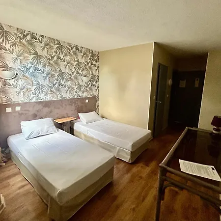 Tropic Hotel 3*