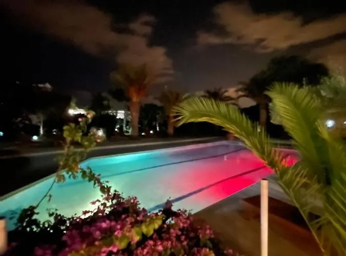 Tropic ホテル リヴサルト
